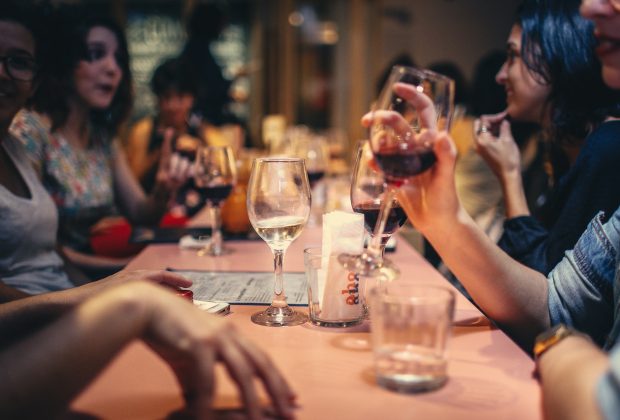 jak wybrać najlepszą restaurację na chrzciny czy obiad weselny