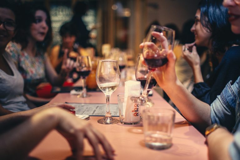 jak wybrać najlepszą restaurację na chrzciny czy obiad weselny