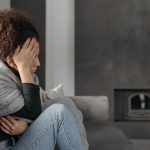 Apap – kiedy warto po niego sięgnąć i jak działa popularny lek przeciwbólowy?